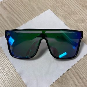 Brand New Pair of Mens Quicksilver Sport Sunglasses